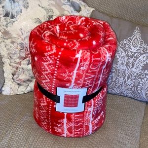 ❄️❤️❄️NWT VS Sherpa Blanket